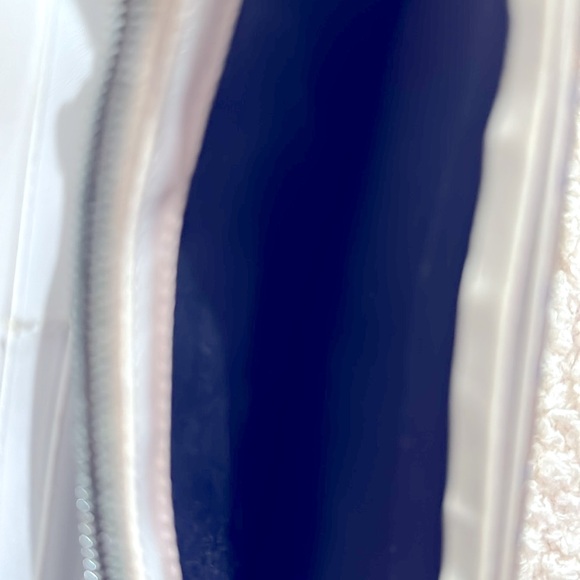 Fendi wallet made in Italy luxury item - Picture 5 of 7